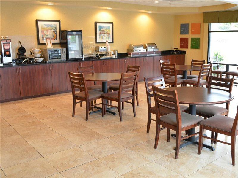 Comfort Suites Atlanta Airport Forest Park Exterior photo