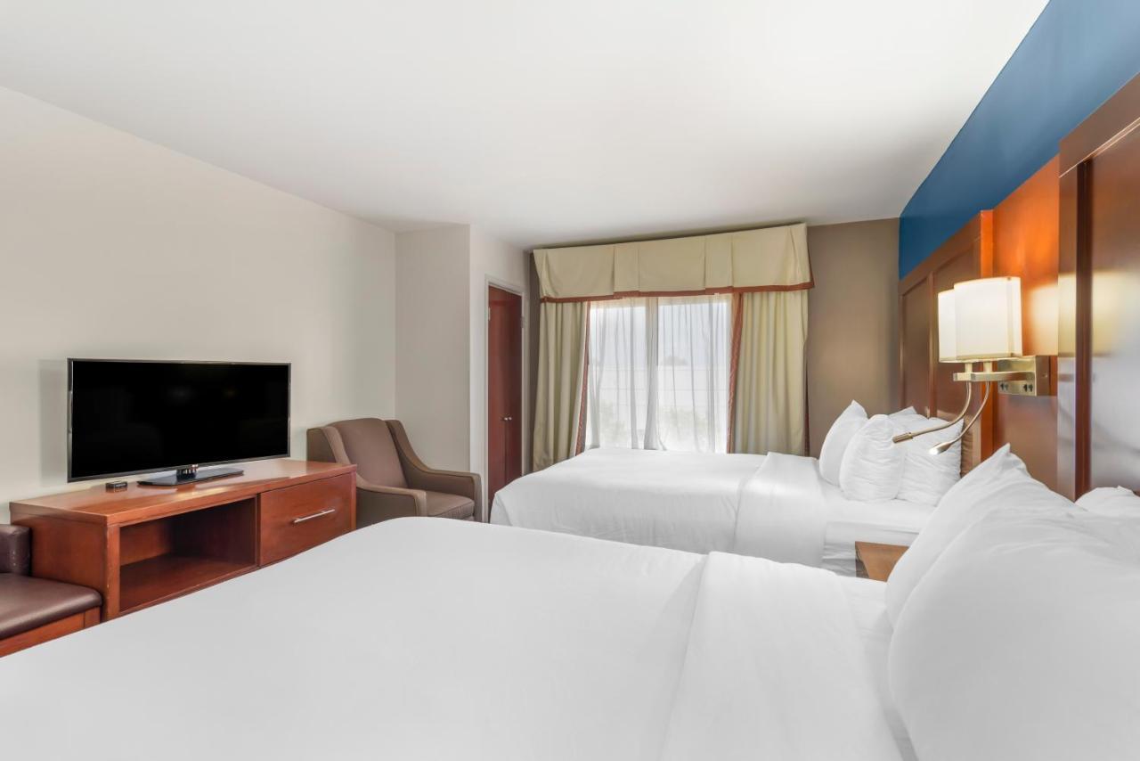 Comfort Suites Atlanta Airport Forest Park Exterior photo