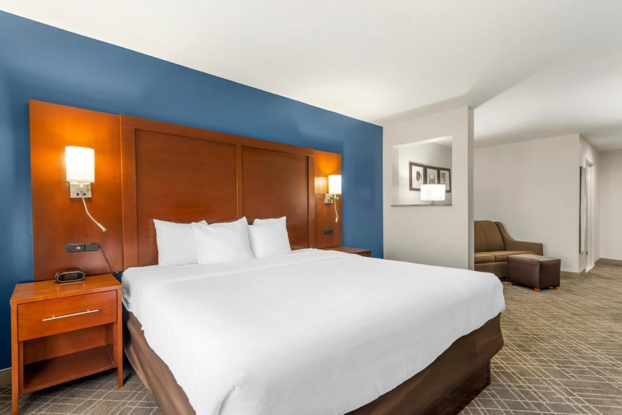Comfort Suites Atlanta Airport Forest Park Exterior photo