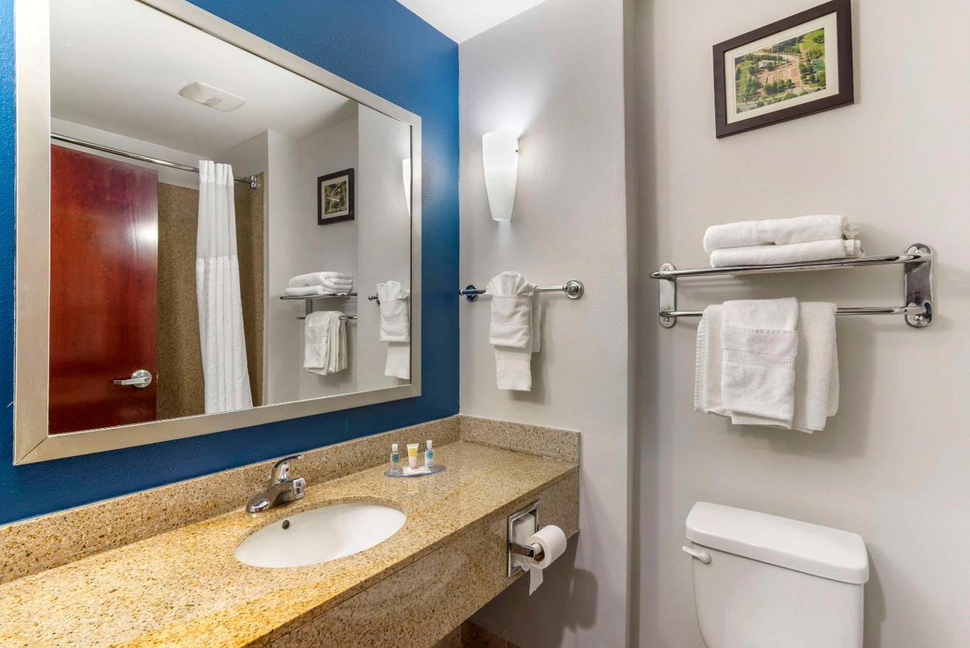 Comfort Suites Atlanta Airport Forest Park Exterior photo