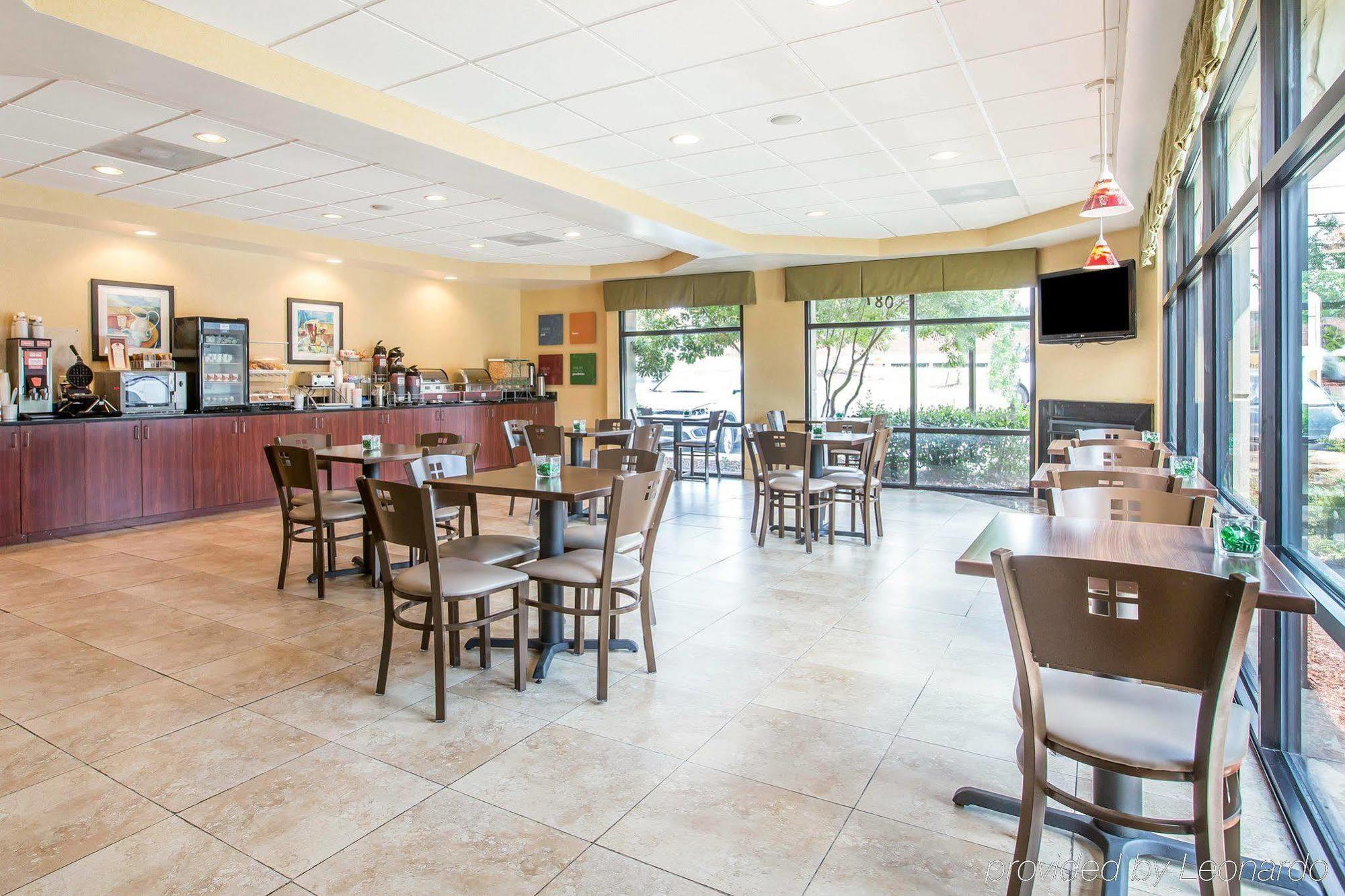 Comfort Suites Atlanta Airport Forest Park Exterior photo