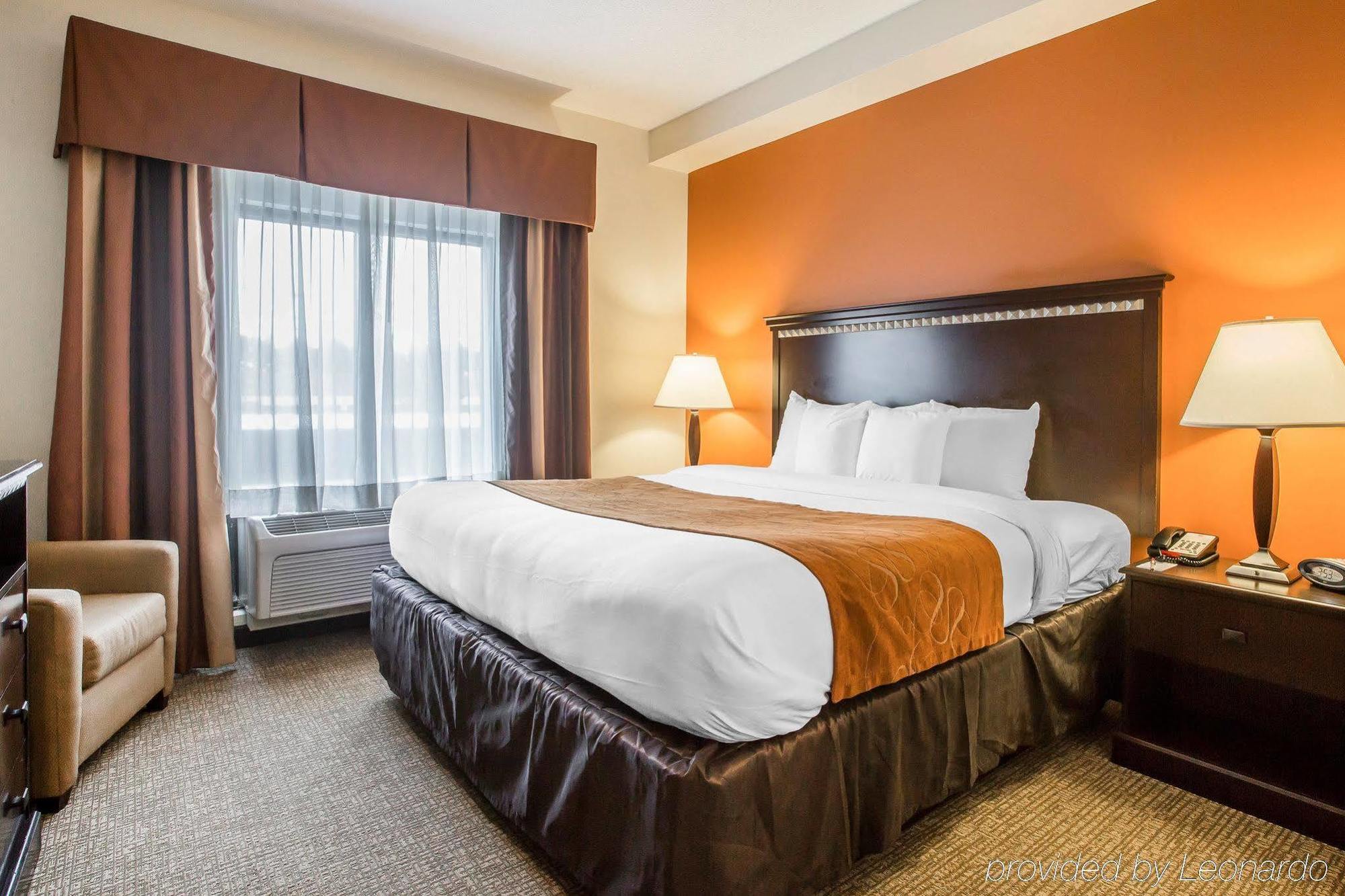 Comfort Suites Atlanta Airport Forest Park Exterior photo